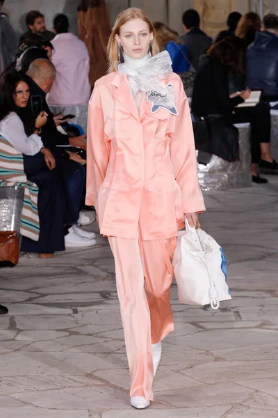 Look 34